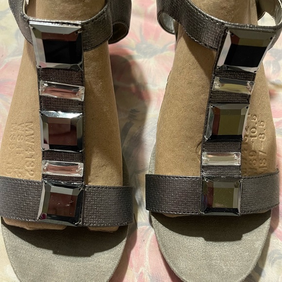 NWOT Alia, size 11M, metallic-grey, dress, wedge-heeled, sandals, gem accents 🤩 - Picture 2 of 4